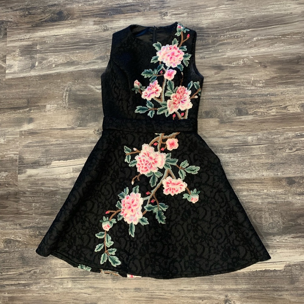 Jovanni dress